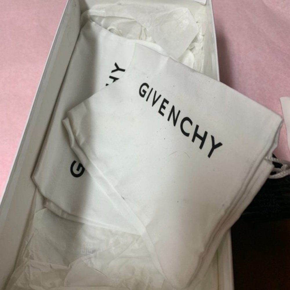 Givenchy Leather  Black Flats - Picture 7 of 8
